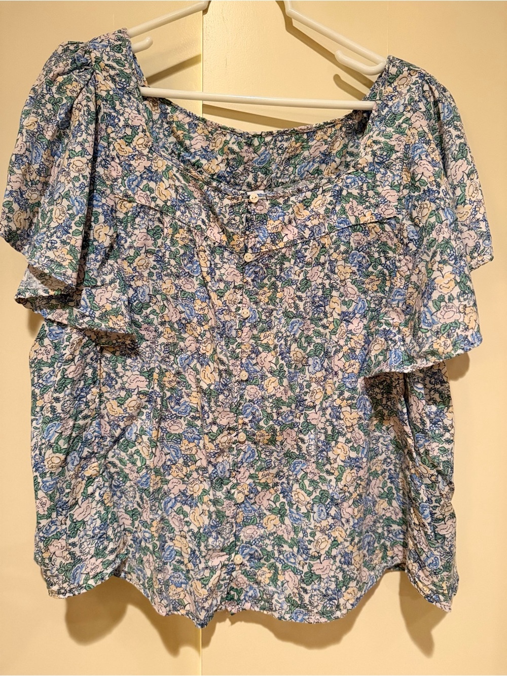 Old Navy Blue, Green & Cream Floral Button-Front Blouse